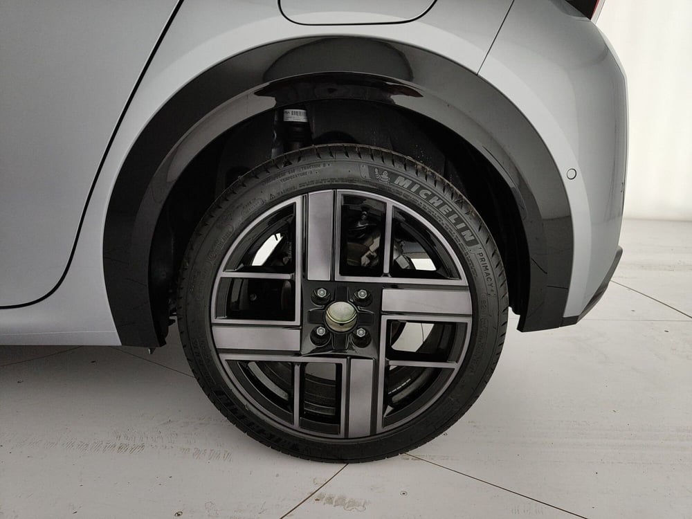 Lancia Ypsilon nuova a Caserta (11)