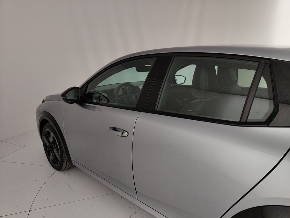 Lancia Ypsilon nuova a Caserta (12)