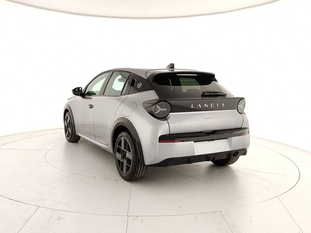 Lancia Ypsilon nuova a Caserta (4)