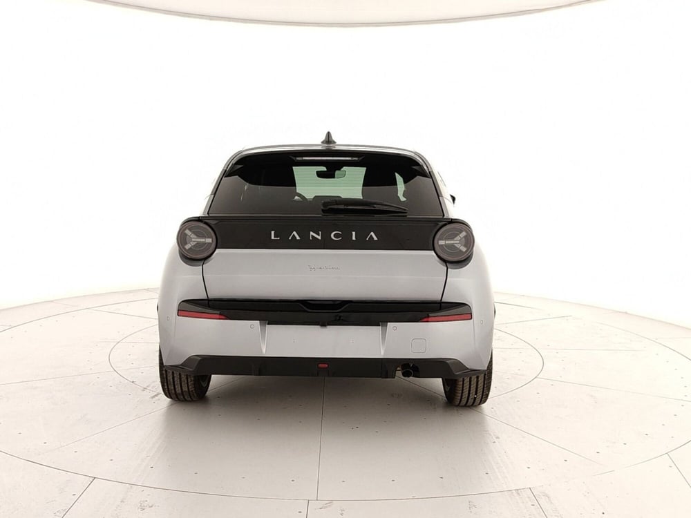 Lancia Ypsilon nuova a Caserta (5)