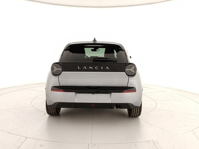 Lancia Ypsilon nuova a Caserta (5)