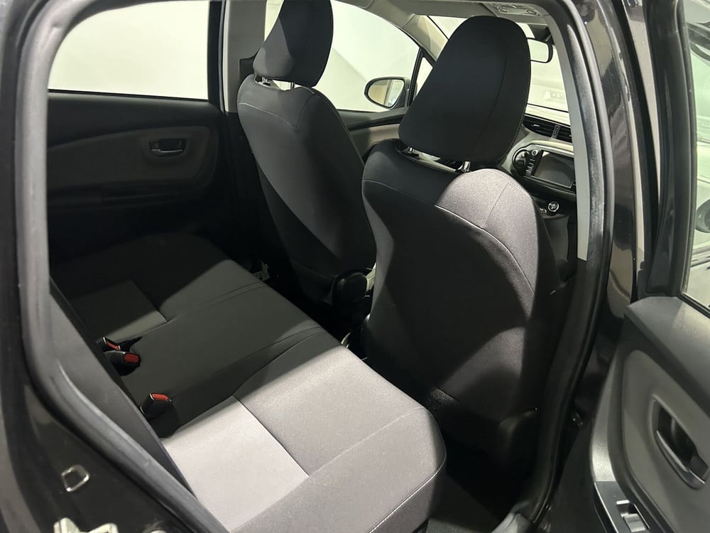 Toyota Yaris usata a Milano (8)