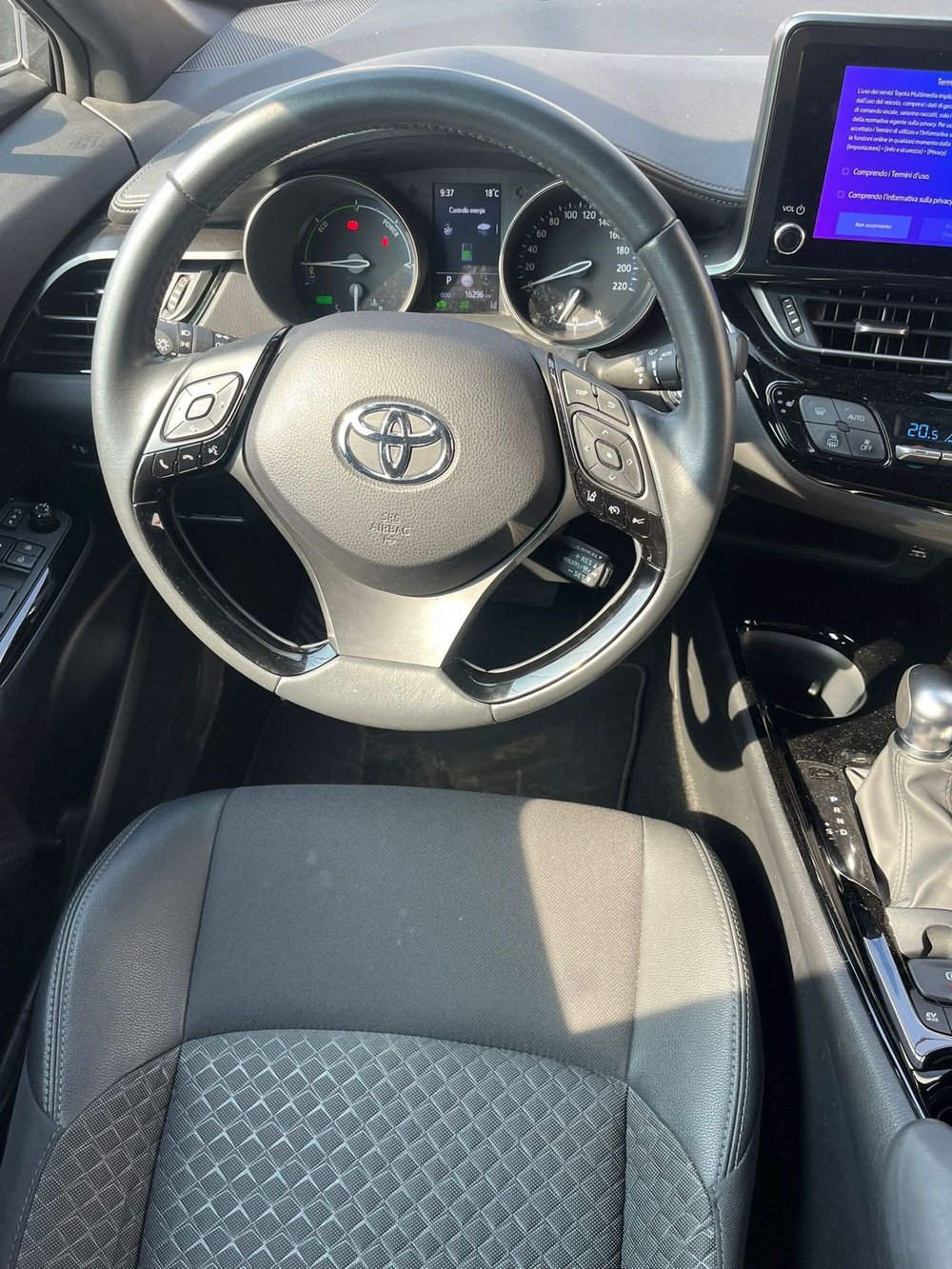 Toyota Toyota C-HR usata a Cremona (15)