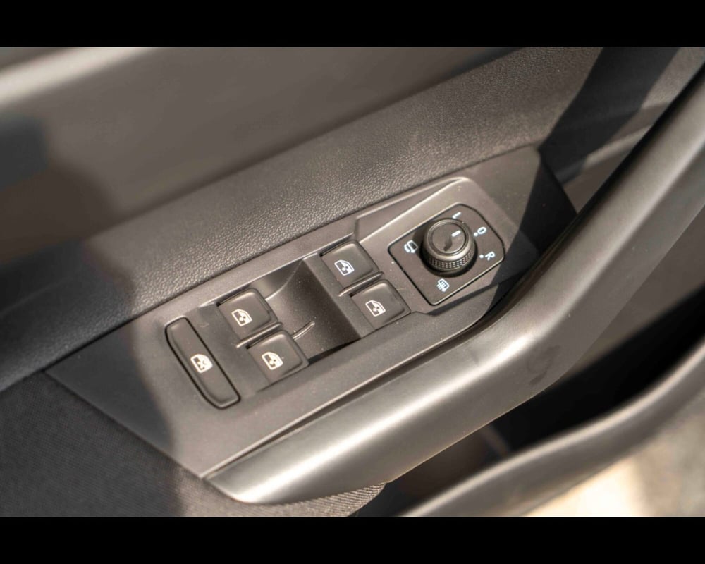 Volkswagen Taigo nuova a Treviso (16)