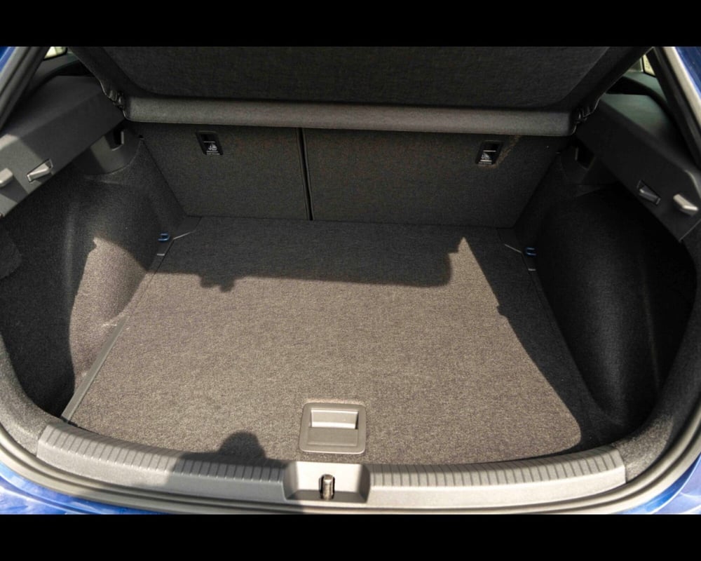 Volkswagen Taigo nuova a Treviso (14)