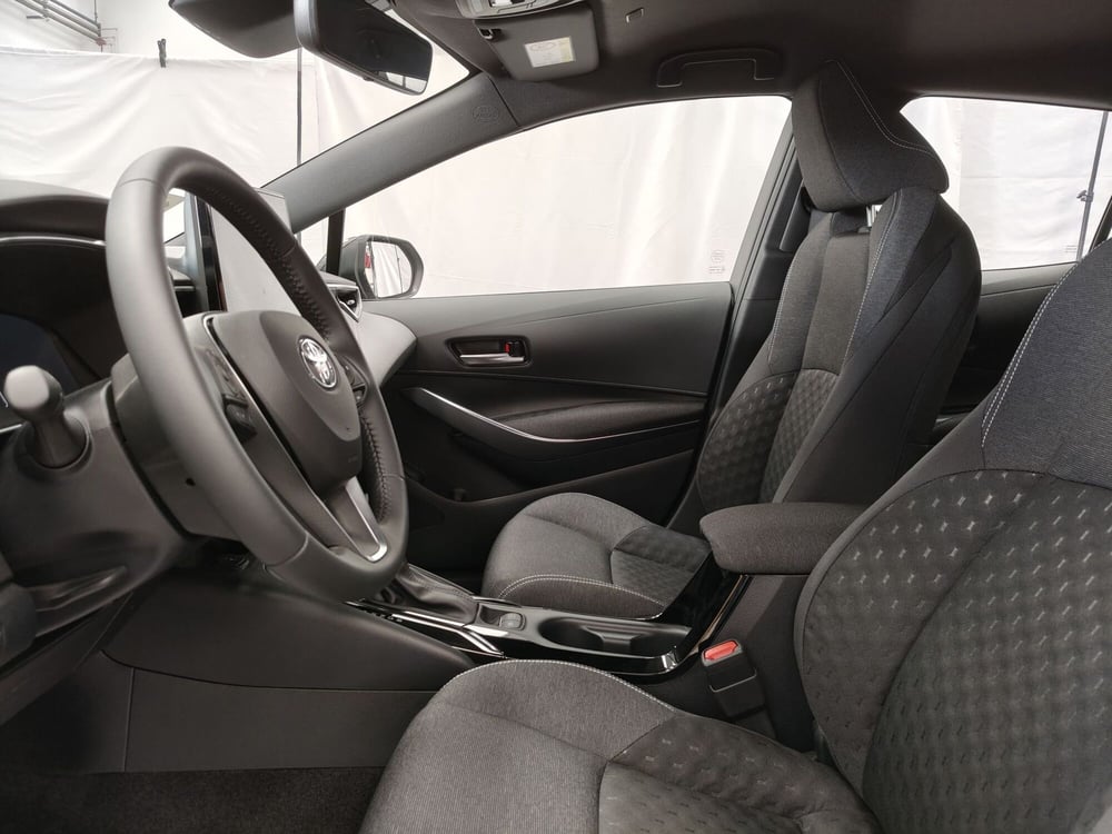 Toyota Corolla nuova a Roma (13)