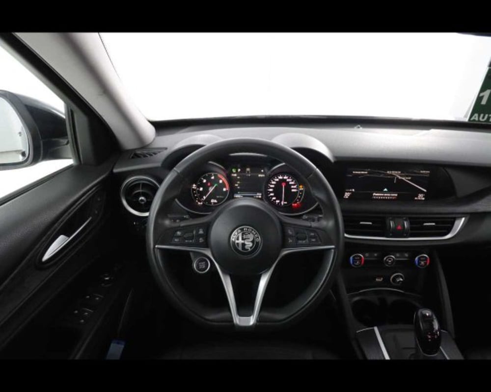Alfa Romeo Stelvio usata a Bologna (12)