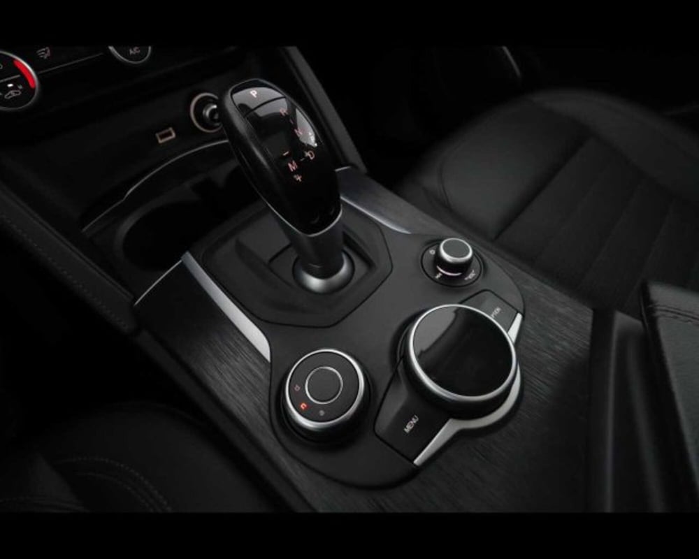 Alfa Romeo Stelvio usata a Bologna (17)