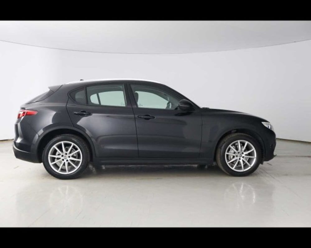 Alfa Romeo Stelvio usata a Bologna (4)