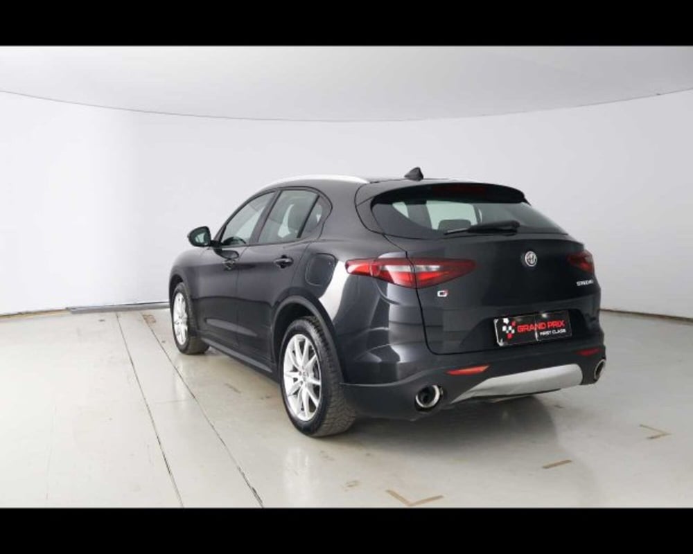 Alfa Romeo Stelvio usata a Bologna (7)