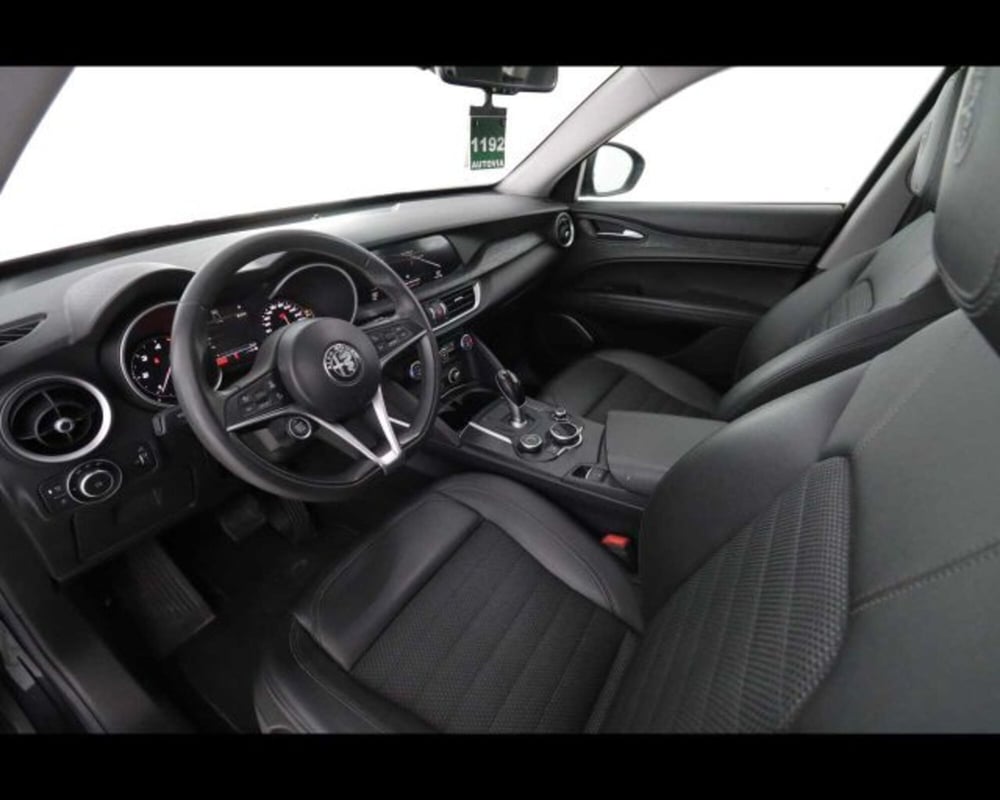 Alfa Romeo Stelvio usata a Bologna (9)