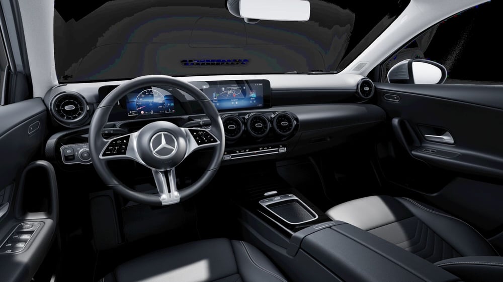 Mercedes-Benz Classe A nuova a Milano (5)