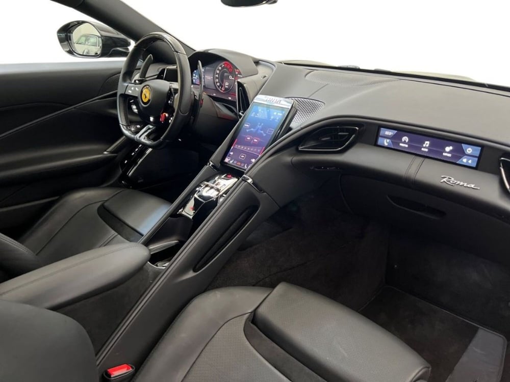 Ferrari Roma Spider usata a Bari (9)