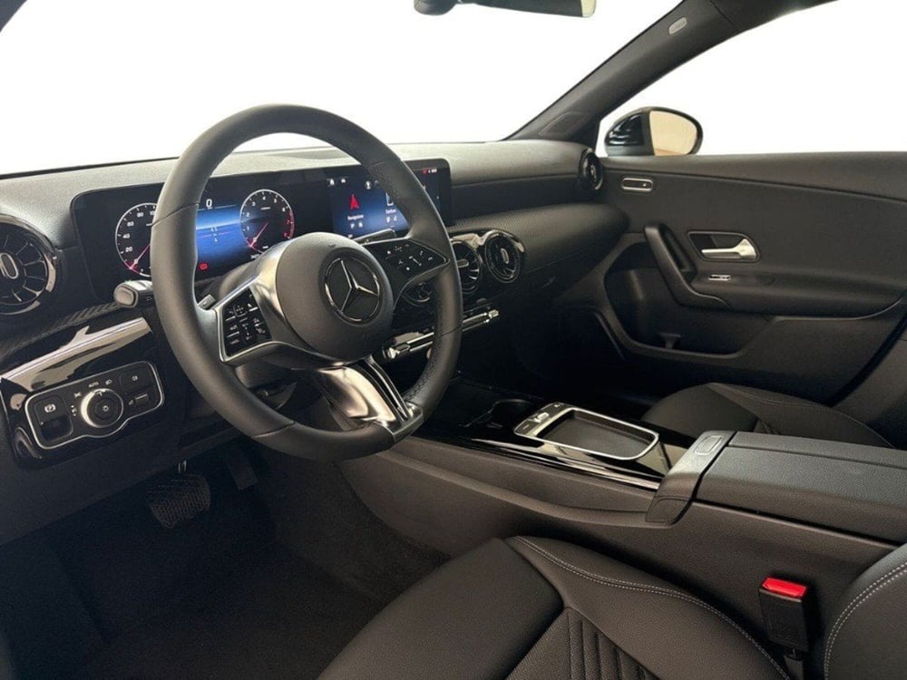 Mercedes-Benz Classe A nuova a Rimini (15)