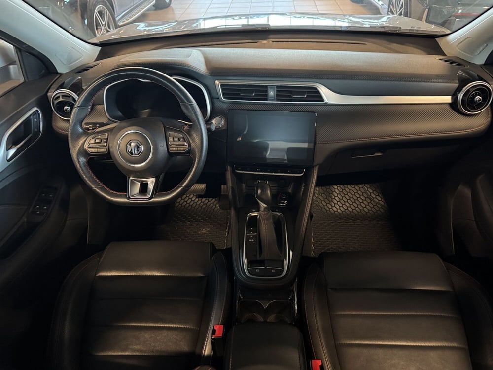 Mg ZS (2021-->) usata a Messina (11)