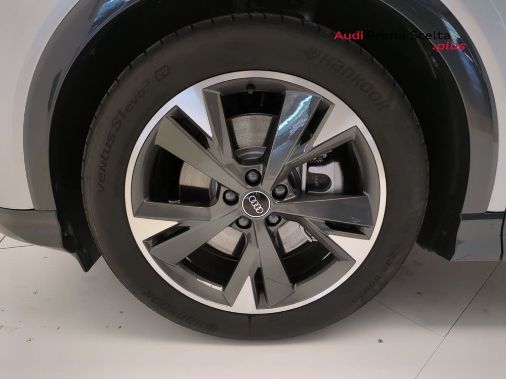 Audi Q4 Sportback usata a Avellino (11)