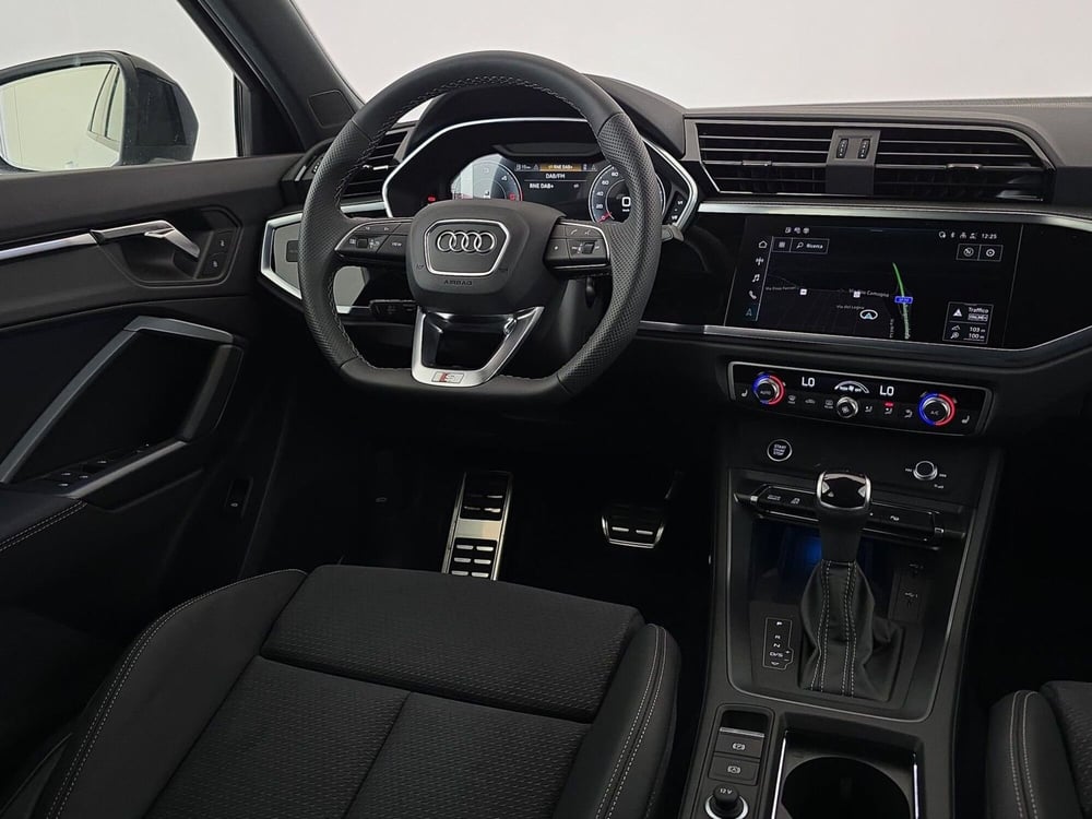 Audi Q3 Sportback nuova a Alessandria (10)