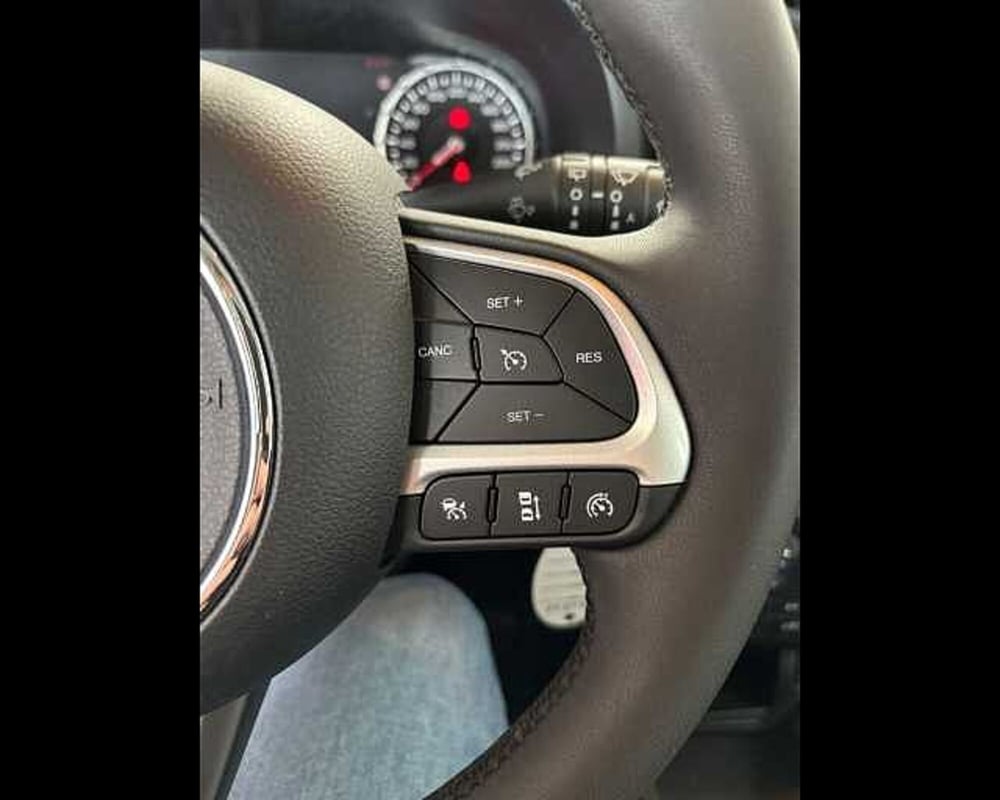 Jeep Renegade usata a Milano (12)