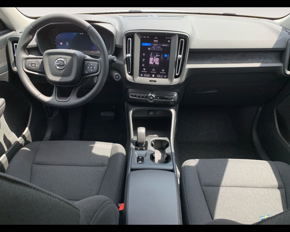Volvo XC40 nuova a Ravenna (10)
