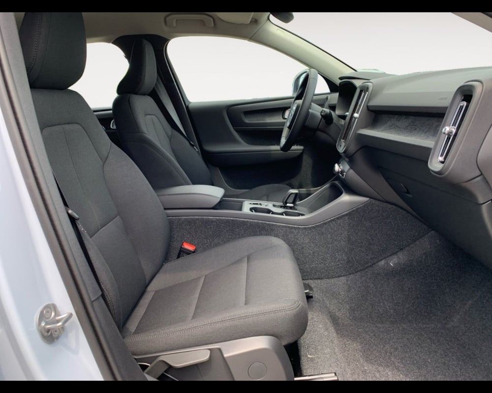 Volvo XC40 nuova a Ravenna (13)