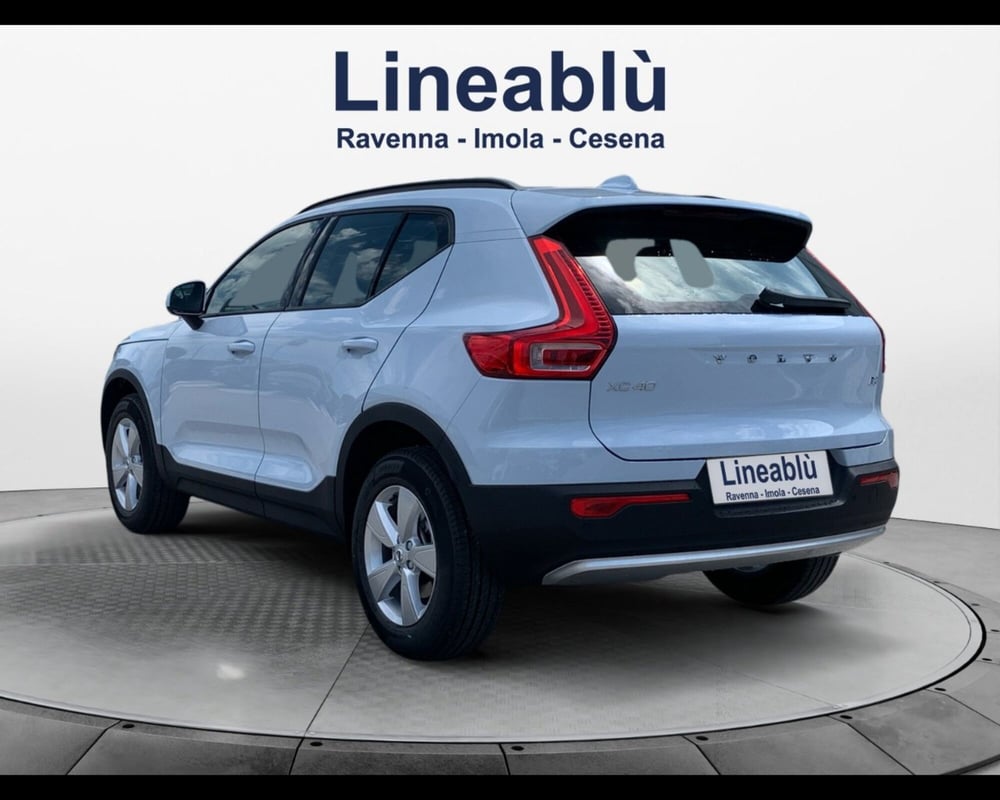 Volvo XC40 nuova a Ravenna (3)