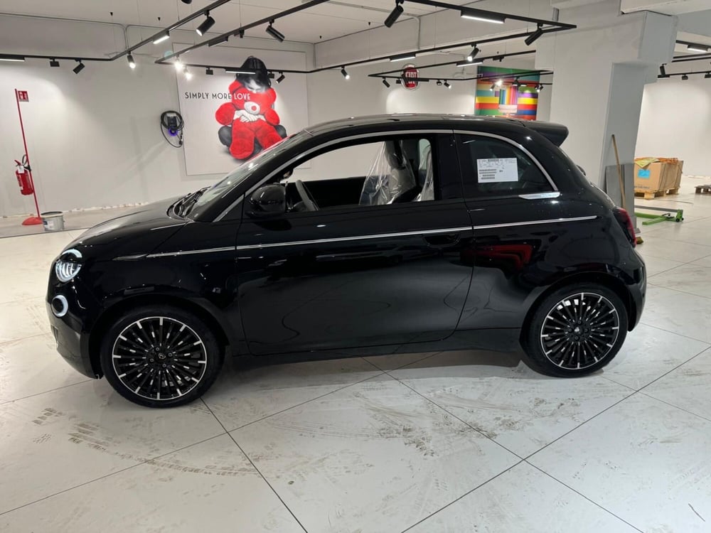 Fiat 500e nuova a Avellino (12)