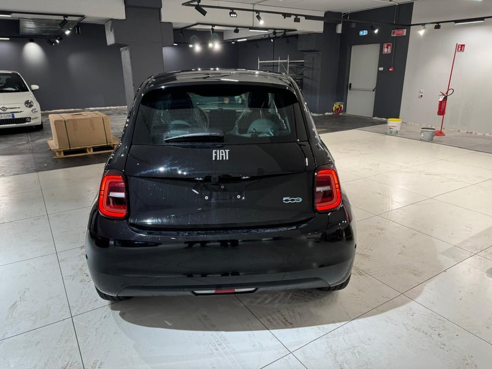 Fiat 500e nuova a Avellino (14)