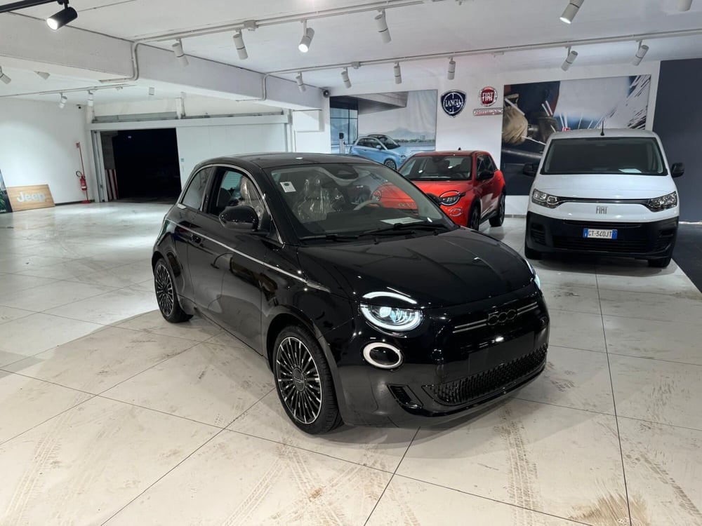 Fiat 500e nuova a Avellino (2)
