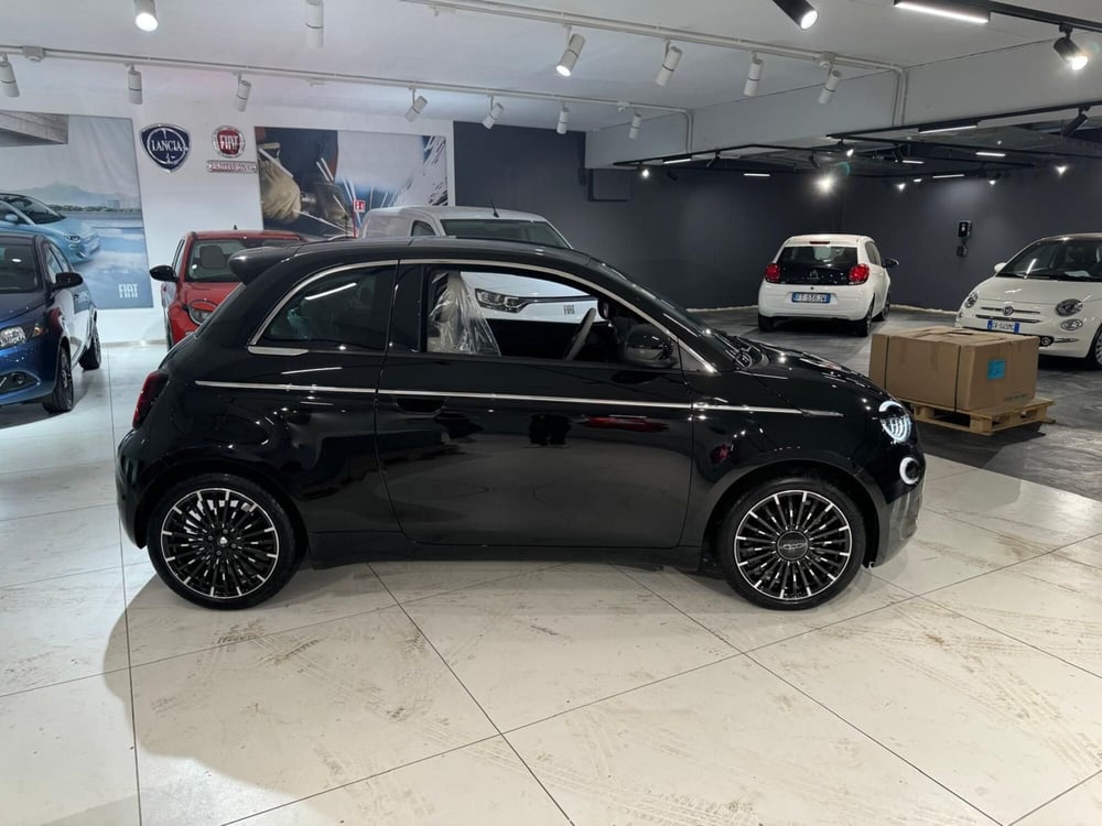 Fiat 500e nuova a Avellino (3)