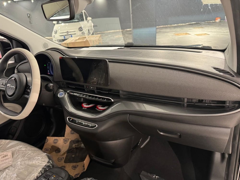 Fiat 500e nuova a Avellino (5)