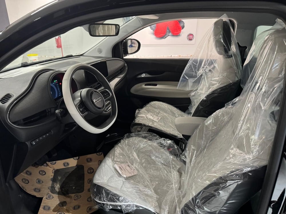 Fiat 500e nuova a Avellino (7)