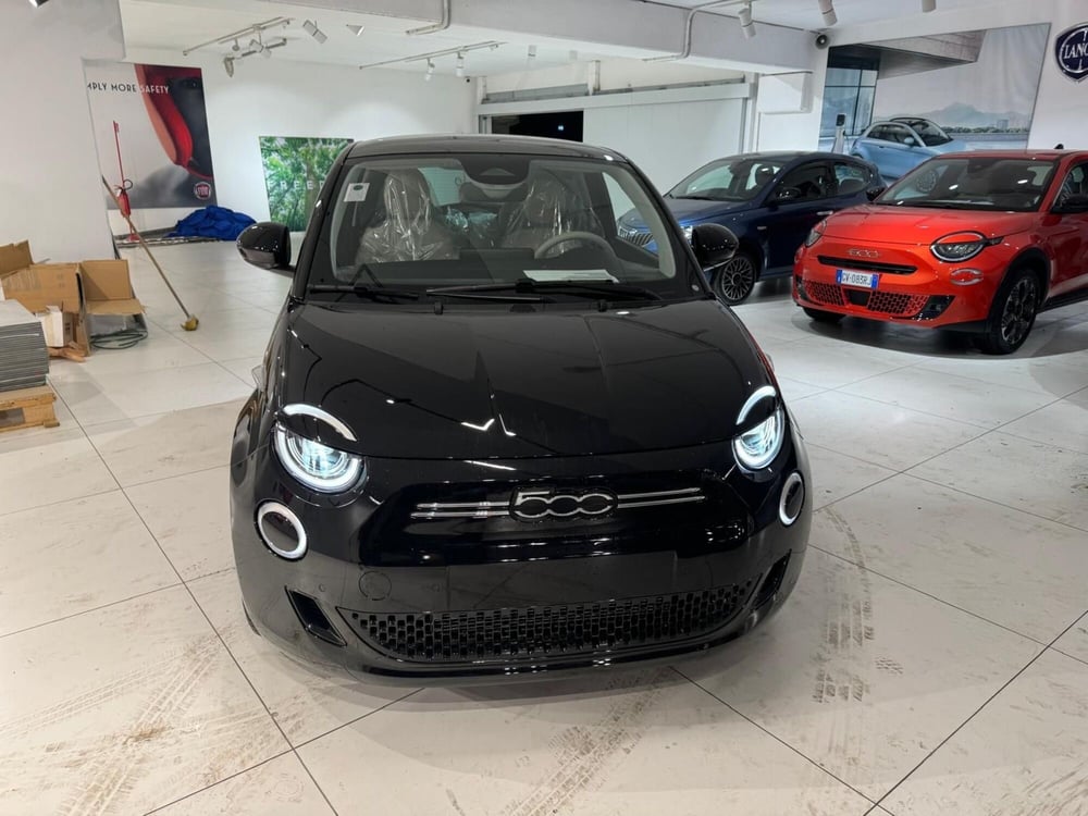Fiat 500e nuova a Avellino (9)
