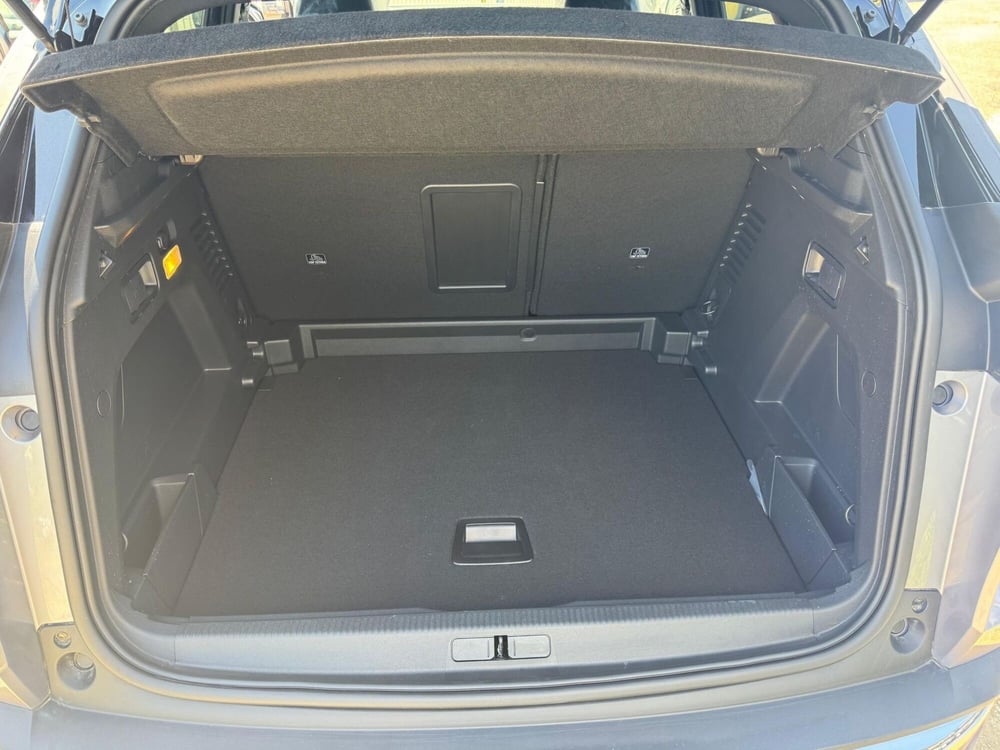 Peugeot 3008 nuova a Salerno (12)