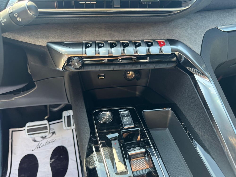 Peugeot 3008 nuova a Salerno (18)