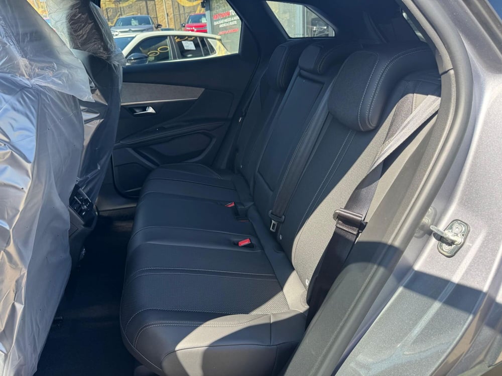 Peugeot 3008 nuova a Salerno (7)