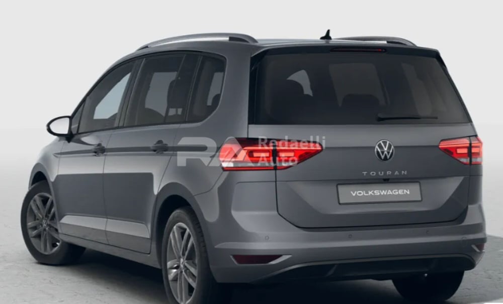 Volkswagen Touran nuova a Lecco (3)