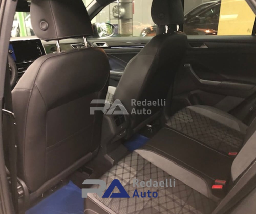 Volkswagen T-Roc nuova a Lecco (7)