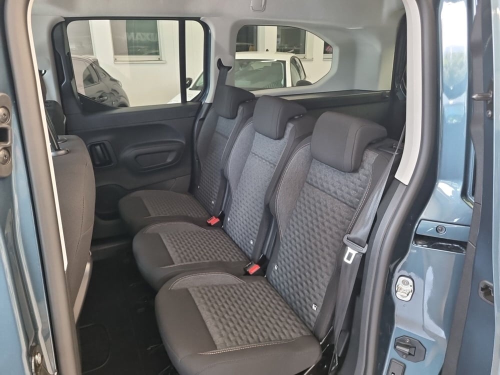 Peugeot Rifter nuova a Lucca (11)