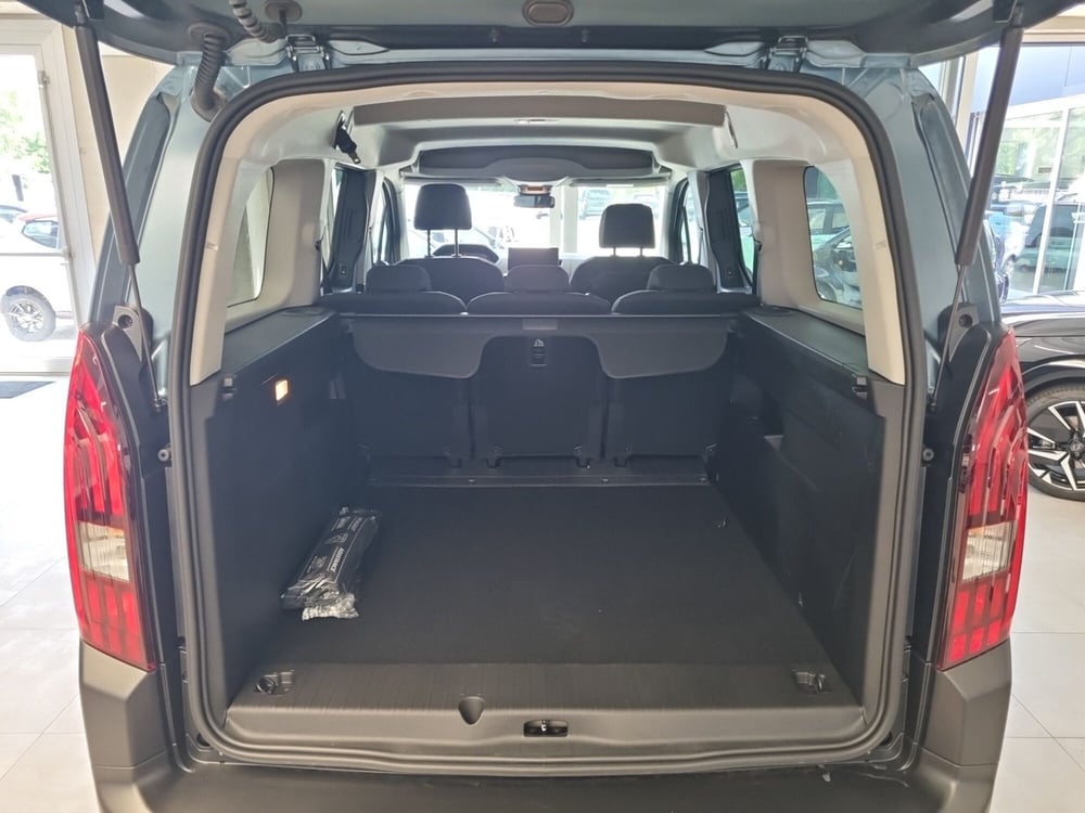 Peugeot Rifter nuova a Lucca (13)