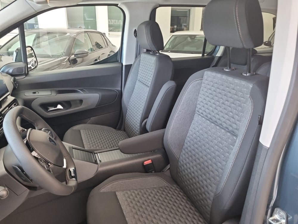Peugeot Rifter nuova a Lucca (6)