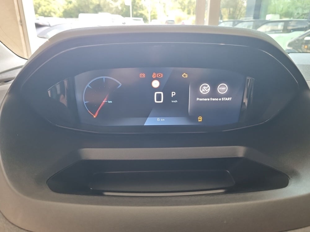 Peugeot Rifter nuova a Lucca (8)