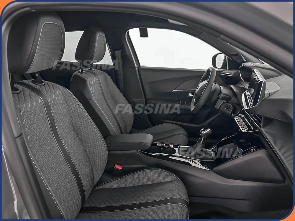 Peugeot 2008 nuova a Milano (14)