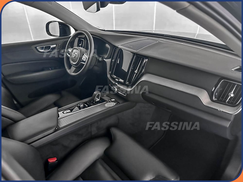 Volvo XC60 usata a Milano (13)
