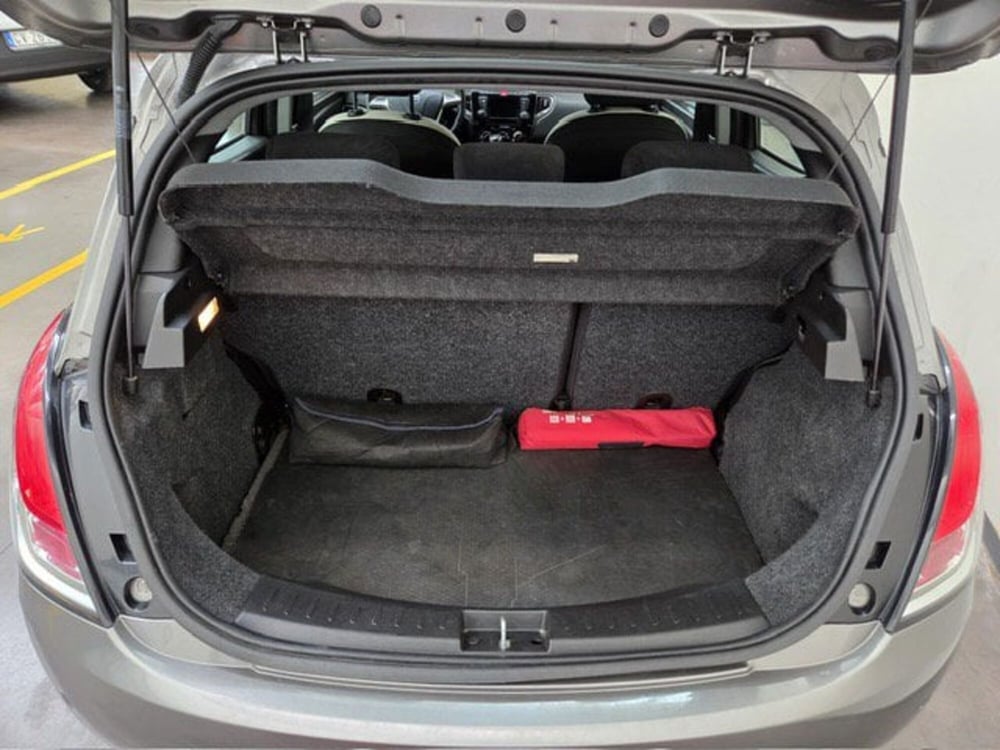Lancia Ypsilon usata a Verona (11)