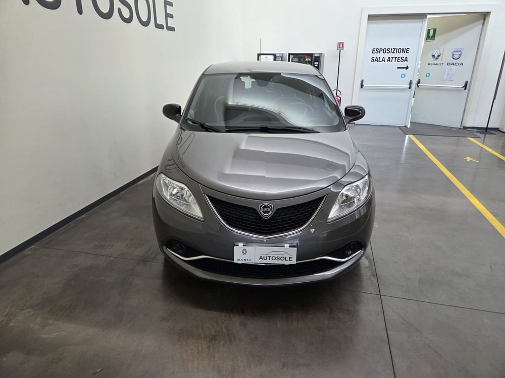Lancia Ypsilon usata a Verona (2)