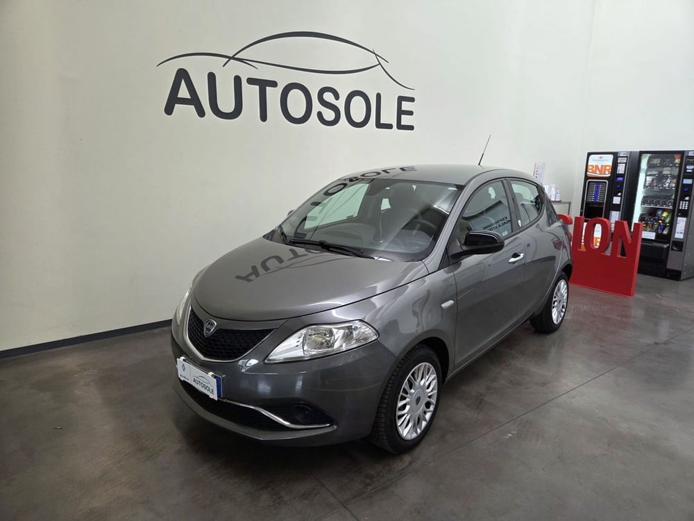 Lancia Ypsilon usata a Verona (3)