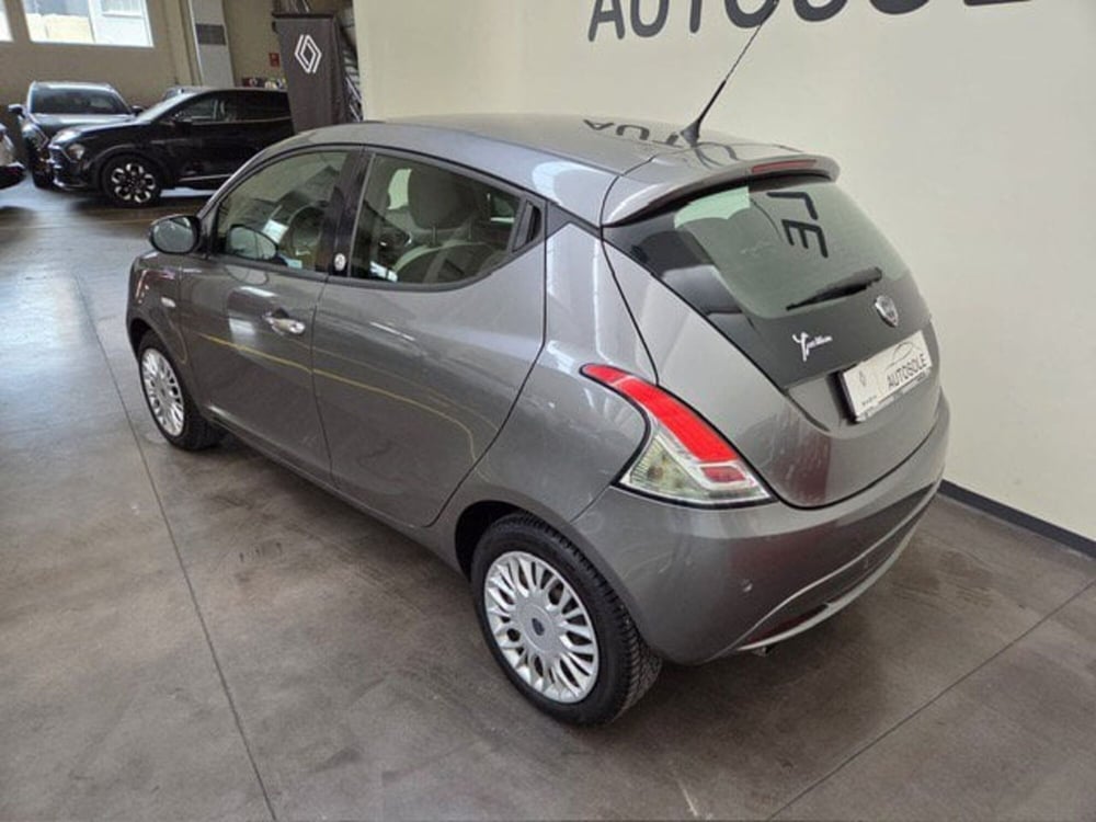 Lancia Ypsilon usata a Verona (5)