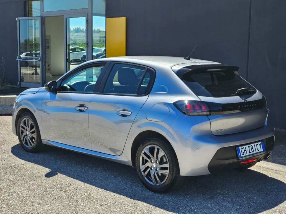 Peugeot 208 usata a Foggia (3)