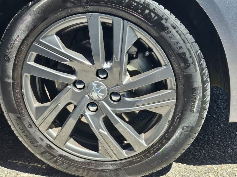 Peugeot 208 usata a Foggia (8)