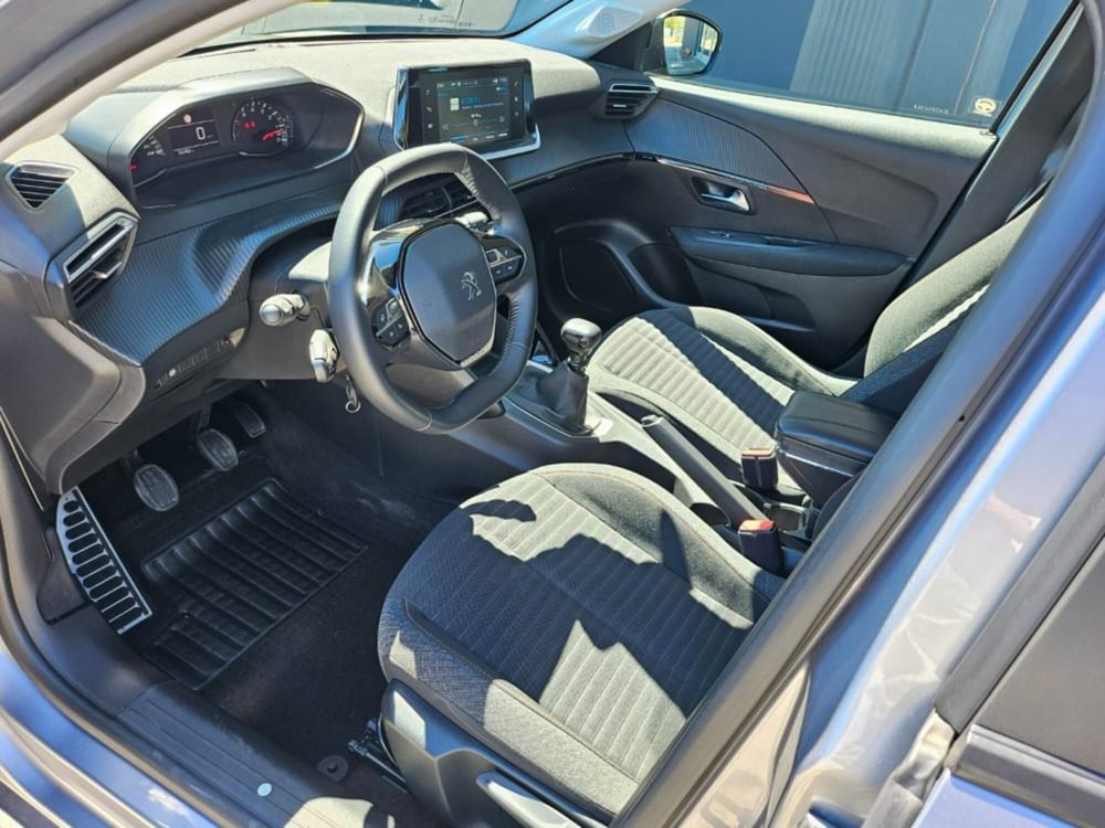 Peugeot 208 usata a Foggia (9)